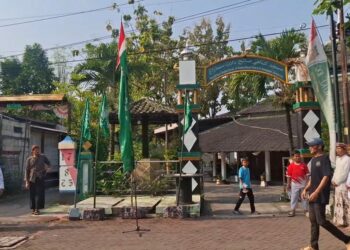 Usulan Gelar Pahlawan Nasional bagi KH Sholeh Darat, Tim TP2GP Kemensos Lakukan Verifikasi 25 Suasana masjid Kyai Sholeh Darat di Kelurahan Dadapsari Kota Semarang. Foto : Syahril/Lingkar