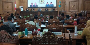 Rapat paripurna persetujuan Raperda Pertanggungjawaban Pelaksanaan APBD 2025, Selasa, 14 Juli 2026. (Lingkarjateng.id)