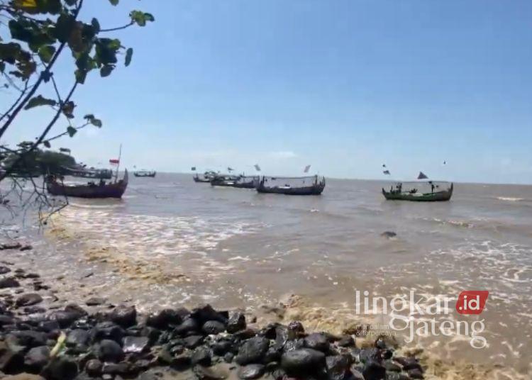 Akses Sandar Kapal Terkendala, Nelayan Banyutowo Pati Minta Dibangunkan Jembatan 25 Sejumlah kapal di perairan Banyutowo, Kecamatan Dukuhseti, Kabupaten Pati. (Lingkarjateng.id)