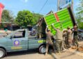PKL di Kawasan Gemek Pekalongan Ditertibkan, Bangunan Liar Dibongkar 31 Petugas Satpol PP Kabupaten Pekalongan membongkar bangunan liar saat penertiban pedagang kaki lima (PKL) di kawasan Gemek, Desa Karangdowo, Kecamatan Kedungwuni, Selasa, 21 Juli 2026. (Fahri Akbar/Lingkarjateng.id)