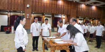 Wali Kota Semarang Rotasi-Mutasi 47 Pejabat, Sejumlah Nama Duduki Posisi Strategis 11 Wali Kota Semarang, Agustina Wilujeng Pramestuti, saat melantik sejumlah pejabat Pemkot Semarang di Ruang Loka Krida Balai Kota Semarang, Rabu, 8 Juli 2026. (Humas Pemkot Semarang/Lingkarjateng.id)