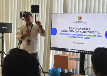 Suasana kegiatan Pelatihan Dasar Jurnalistik dan Konten Digital yang diselenggarakan Dinkominfo Kabupaten Pekalongan di Aula Lantai 2 Dinkominfo, Rabu, 8 Juli 2026. (Fahri Akbar/Lingkarjateng.id)