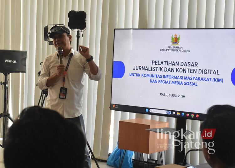 KIM dan Pegiat Media Sosial di Pekalongan Dapat Pelatihan Dasar Jurnalistik 25 Suasana kegiatan Pelatihan Dasar Jurnalistik dan Konten Digital yang diselenggarakan Dinkominfo Kabupaten Pekalongan di Aula Lantai 2 Dinkominfo, Rabu, 8 Juli 2026. (Fahri Akbar/Lingkarjateng.id)