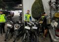 Patroli Balap Liar, Polisi Angkut Belasan Motor di Jalan Jenderal Sudirman Kudus 31 Polres Kudus saat mengamankan sepeda motor yang diduga digunakan untuk balap liar, Jumat, 10 Juli 2026. (Nisa Hafizhotus S./Lingkarjateng.id)
