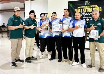 Dari Meja Kantor ke Arena Laga, Pejabat Jepara Adu Skill Tenis Meja