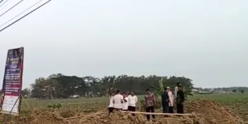 POTRET: Penimbunan Sumur Mbah Nogo Dukuh Sempu, Desa Puluhantengah, Kecamatan Jakenan, Kabupaten Pati, Senin, 24 Agustus 2026. (Dok for Lingkarjateng id)