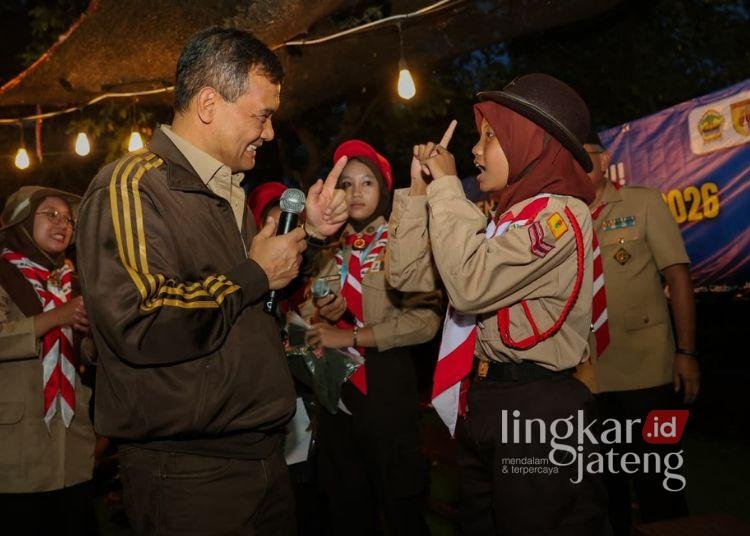 Ahmad Luthfi Titip Pesan Ini Saat Kunjungi Kontingen Kwarda Jateng di Jamnas XII 25 Ketua Majelis Pembimbing Daerah Gerakan Pramuka Jawa Tengah, Ahmad Luthfi, memberikan motifasi kepada Kontingen Kwarda Jateng yang mengikuti Jambore Nasional (Jamnas) ke-XII di Bumi Perkemahan Cibubur, Jakarta Timur, Jumat, 14 Agustus 2026. (dok for Lingkarjateng.id)