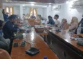 DPRD Blora menerima audiensi warga dukuh Blimbing, Desa Gandu, Kecamatan Bogorejo terkait kompensasi hasil sumur minyak rakyat, Kamis, 20 Agustus 2026. (Eko Wicaksono/Lingkarjateng.id)