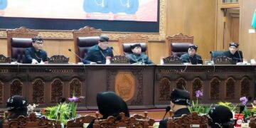 Gelar Paripurna Hari Jadi ke-703, DPRD Pati Ajak Perkuat Kolaborasi Bangun Daerah 10 Suasana rapat paripurna dalam rangka menyambut Hari Jadi ke-703 Kabupaten Pati di Kantor DPRD Pati, Kamis malam, 6 Agustus 2026. (Lingkarjateng Group Network/Lingkarjateng.id)