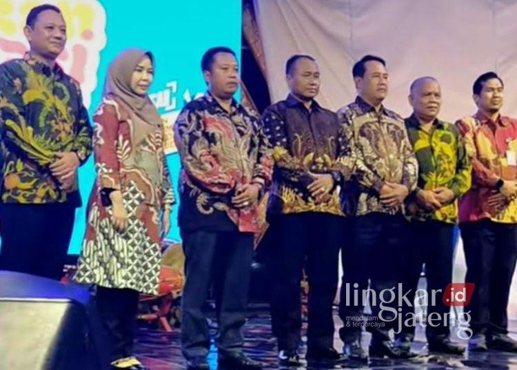 DPRD Pati Puji Sinergi Seluruh Pihak Selama Pekan Kreasi 25 Ketua Komisi D DPRD Pati, Teguh Bandang Waluyo (ketiga kiri), saat penutupan pekan kreasi pada Rabu, 5 Agustus 2026. (dok Lingkarjateng.id)