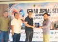 Ketua Komisi D DPRD Kabupaten Pati, Teguh Bandang Waluyo (kedua kiri), menghadiri HUT ke-28 Ikatan Jurnalis Televisi Indonesia (IJTI) yang diselenggarakan IJTI korda Muria Raya pada Sabtu, 8 Agustus 2026. (dok for Lingkarjateng.id)