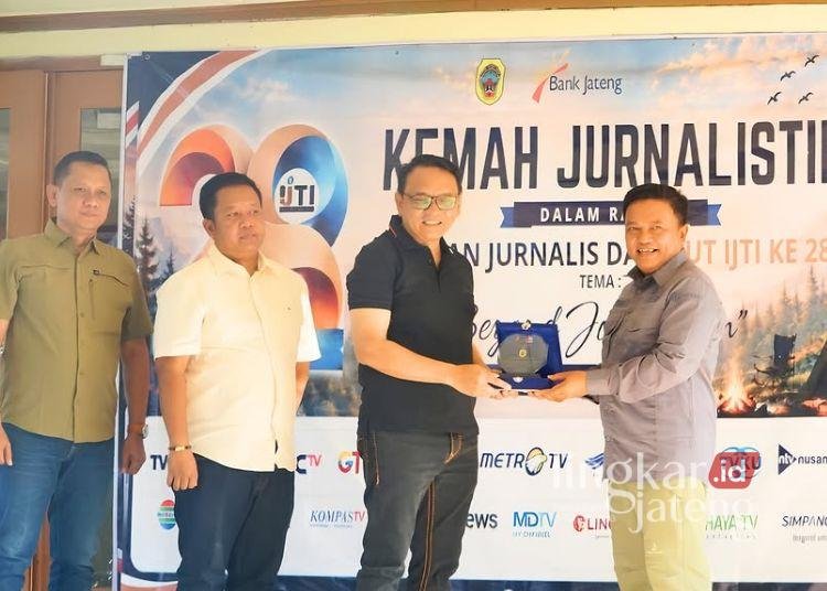 Dewan Pati Dukung Kebebasan Pers Sajikan Informasi Berimbang 25 Ketua Komisi D DPRD Kabupaten Pati, Teguh Bandang Waluyo (kedua kiri), menghadiri HUT ke-28 Ikatan Jurnalis Televisi Indonesia (IJTI) yang diselenggarakan IJTI korda Muria Raya pada Sabtu, 8 Agustus 2026. (dok for Lingkarjateng.id)