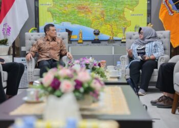 Gubernur Jawa Tengah, Ahmad Luthfi, saat menerima audiensi pengurus World Cleanup Day Jateng di ruang kerjanya, Selasa, 11 Agustus 2026. (Humas Pemprov Jateng/Lingkarjateng.id)