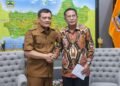 Gubernur Jawa Tengah Ahmad Luthfi berfoto dengan Direktur Promosi Wilayah Asia Tenggara, Australia, Selandia Baru, dan Pasifik Kementerian Investasi dan Hilirisasi Saribua Siahaan di Semarang, Selasa, 18 Agustus 2026. (Humas Pemprov Jateng/Lingkarjateng.id)