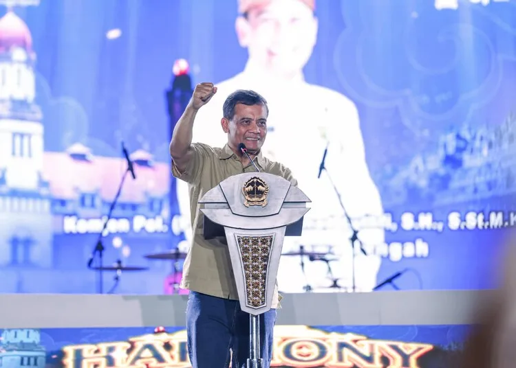 Gubernur Jawa Tengah, Ahmad Luthfi, memberi sambutan dalam Harmony of Java 2026 di Pusat Rekreasi dan Promosi Pembangunan (PRPP) Jawa Tengah, Sabtu malam, 22 Agustus 2026. (Humas Pemprov Jateng/Lingkarjateng.id)