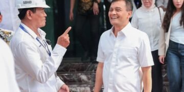 Gubernur Jawa Tengah, Ahmad Luthfi, bersama Direktur Cikarang Dry Port, Noor Yusuf, saat studi komparatif ke Cikarang Dry Port, Kabupaten Bekasi, Sabtu, 15 Agustus 2026. (Humas Pemprov Jateng/Lingakrjateng.id)