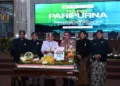 Prosesi pemotongan tumpeng dalam rapat paripurna peringatan Hari Jadi ke-404 Kabupaten Pekalongan di gedung dewan setempat, Selasa, 25 Agustus 2026. (Fahri Akbar/Lingkarjateng.id)