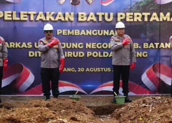 Pembangunan Mako Unit Ujungnegoro di Batang ditandai peletakan batu pertama oleh Kakorpolairud Baharkam Polri Irjen Pol. Raden Firdaus Kurniawan, S.I.K., M.H., pada Rabu (19/8/2026). Foto :Dok.Polresta Batang/Lingkar