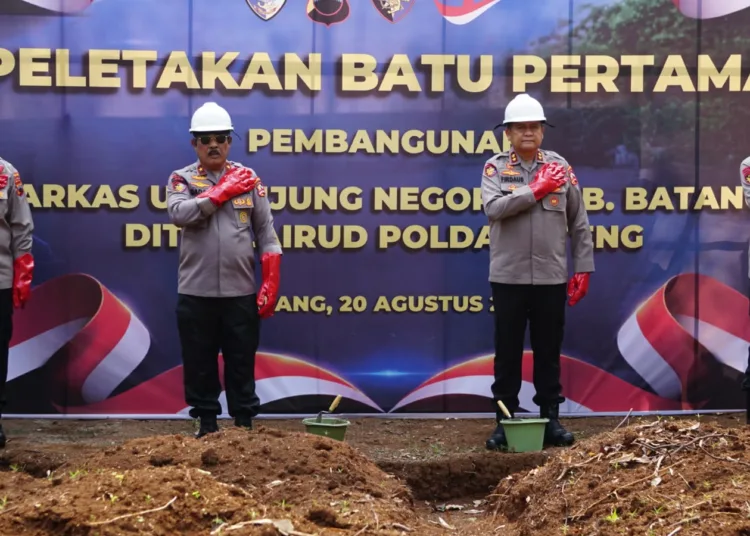 Pembangunan Mako Unit Ujungnegoro di Batang ditandai peletakan batu pertama oleh Kakorpolairud Baharkam Polri Irjen Pol. Raden Firdaus Kurniawan, S.I.K., M.H., pada Rabu (19/8/2026). Foto :Dok.Polresta Batang/Lingkar
