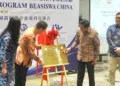 Pemkab Batang melakukan kerjasama menempuh pendidikan di China dalam Forum Kemitraan Pendidikan dan Industri serta Sosialisasi Program Beasiswa China yang digelar di Ballroom KEK Industropolis Batang. Foto : Dok.Pemkab Batang/Lingkar.