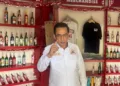 Anggota DPR RI dari Fraksi PKS, Rizal Bawazier, saat melakukan inspeksi mendadak (sidak) ke Outlet HWG (Holy Wing Group) di Jalan Pantura, Sewuni, Kecamatan Ampelgading, Kabupaten Pemalang, Sabtu (22/8/2026). Foto : Dok.pribadi / Lingkar