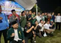 Ratusan anggota ormas dan LSM Pati Doa Bersama dan Aksi Lilin di Alun-Alun Pati pada Jumat (21/8) malam. Foto : Fahtur Rohman/Lingkar