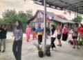 Kegiatan senam bersama yang diselenggarakan Mahasiswa KKN Universitas Diponegoro (UNDIP) di Desa Dawungsari, Kecamatan Pegandon, Kabupaten Kendal pada Jumat, 14 Agustus 2026. (dok for Lingkarjateng.id)