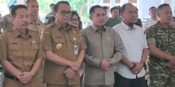 Ketua Komisi B DPRD Kabupaten Pati, Muslihan (tengah), menghadiri pertemuan asosiasi peternak unggas dengan Satuan Pelayanan Pemenuhan Gizi (SPPG) di pendopo Setda Pati pada Selasa, 11 Agustus 2026. (dok for Lingkarjateng.id)