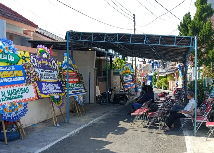 Suasana rumah duka korban kebakaran di Jalan Meranti Raya, Kelurahan Srondol Wetan, Kecamatan Banyumanik, Kota Semarang, Jumat, 28 Agustus 2026. (Syahril Muadz/Lingkarjateng.id)