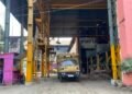 Asap PG Rendeng Kudus Dikeluhkan Warga, Pemkab Minta Cerobong Diperbaiki 36 Truk terparkir di area PG Rendeng Kudus belum lama ini. (Mohammad Fahtur Rohman/Lingkarjateng.id)