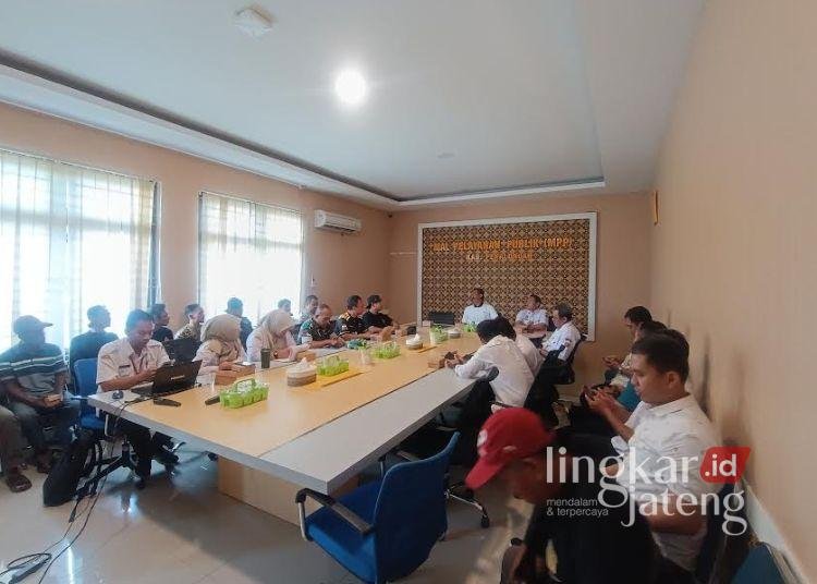 Suasana rapat persiapan Pekan Rakyat Kajen (PRK) di aula mall pelayanan publik (MPP) Kabupaten pekalongan, Rabu, 12 Agustus 2026. (Fahri Akbar/Lingkarjateng.id)