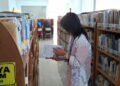 Gedung Baru Perpustakaan Kota Semarang Dibuka, Diproyeksi Jadi Pusat Literasi 35 Pengunjung memilih buku di Perpustakaan Kota Semarang, Rabu, 5 Agustus 2026. (Syahril Muadz/Lingkarjateng.id)