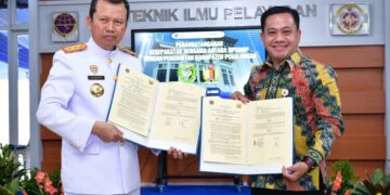 Plt Bupati Pekalongan Teken Kerja Sama Pendidikan Sekolah Kedinasan dengan Kemenhub 12 Plt Bupati Pekalongan, Sukirman, dan Kepala BPSDMP Kemenhub, Suharto, menyepakati kerja sama pengembangan SDM melalui sekolah kedinasan di Politeknik Ilmu Pelayaran Semarang, Jumat, 31 Juli 2026. (Humas Pemkab Pekalongan/Lingkarjateng.id)