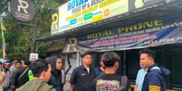 Konter Royal Phone yang menjadi sasaran perampokan yang berlokasi di Kelurahan Pojoksari, Kecamatan Ambarawa, Kabupaten Semarang. (Hesty Imaniar/Lingkarjateng.id)
