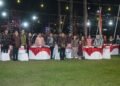 Sejumlah tamu undangan mengheningkan cipta untuk mendoakan masyarakat Nusa Tenggara Timur (NTT) yang terdampak gempa bumi saat malam resepsi HUT ke-81 Republik Indonesia di Halaman Kantor Pemkot Salatiga, Senin, 17 Agustus 2026 malam. (Prokompim Setda Salatiga/Lingkarjateng.id)