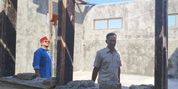 Komisi IV DPRD Kabupaten Rembang meninjau pelaksanaan proyek rehabilitasi di SDN Tasiksono, Kecamatan Lasem, Senin, 31 Agustus 2026. (Vicky Rio/Lingkarjateng.id)