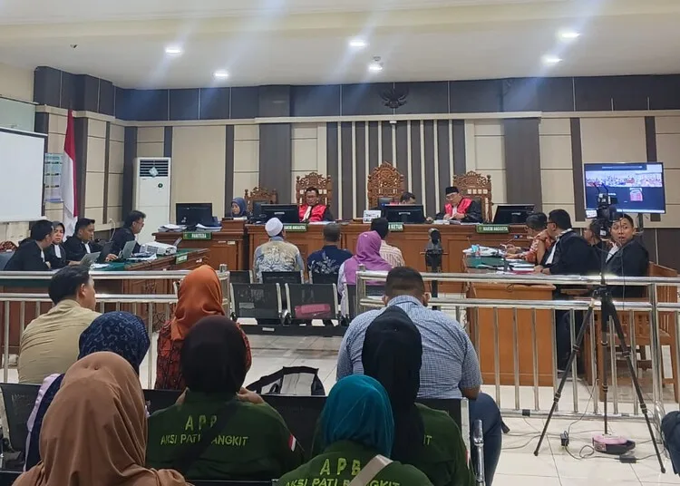 Prosesi sidang perkara dugaan korupsi pengisian perangkat desa dengan terdakwa Bupati Pati nonaktif Sudewo di Pengadilan Tipikor Semarang, Senin, 31 Agustus 2026. (Rizky Syahrul Al-Fath/Lingkarjateng.id)