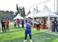 Plt Bupati Pekalongan, Sukirman, saat meresmikan pembukaan fasilitas lapangan mini soccer di Alun-alun Kajen, Kabupaten Pekalongan, Selasa, 18 Agustus 2026. (Fahri Akbar/Lingkarjateng.id)