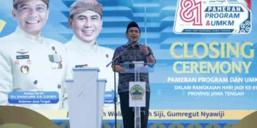Wakil Gubernur Jawa Tengah, Taj Yasin Maimoen, saat menutup Pameran Program dan UMKM HUT ke-81 Provinsi Jawa Tengah di Halaman Kantor Gubernur Jateng, Sabtu, 22 Agustus 2026. (Humas Pemprov Jateng/Lingkarjateng.id)