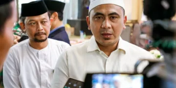 Wakil Gubernur Jawa Tengah Taj Yasin Maimoen memberikan keterangan usai menghadiri mauidhah hasanah pada acara Dzikro Maulidurrosul Muhammad SAW di Ponpes Ar Roudloh Babadan, Limpung, Batang, Selasa, 25 Agustus 2026. (Pemprov Jateng/Lingkarjateng.id)