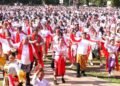 Ribuan warga mengikuti Tari Dug Dug Der di Lapangan Pancasila Simpang Lima, Kota Semarang, Minggu pagi, 9 Agustus 2026. (Syahril Muadz/Lingkarjateng.id)