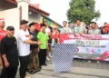 Wali Kota Pekalongan, Achmad Afzan Arslan Djunaid, melepas jalan sehat dalam rangka peringatan HUT ke-81 RI di Kelurahan Medono, Kecamatan Pekalongan Barat, Kota Pekalongan, Minggu, 23 Agustus 2026. (Fahri Akbar/Ligkarjateng.id)