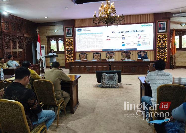 Rakor Yayasan atau Mitra SPPG Tentang Kebutuhan Suplai Bahan Baku Lokal Untuk Dapur SPPG di Aula Bupati Batang, Kabupaten Batang, Selasa, 4 Agustus 2026. (Dok. Pemkab Batang/Lingkarjateng.id)