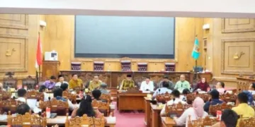 DPRD bersama Pemkab Pati saat audiensi dengan asosiasi peternak unggas pada Selasa, 18 Agustus 2026. (Lingkarjateng.id)
