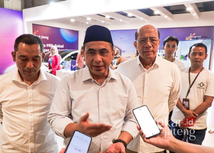 Pesta Hadiah Undian Tabungan Bima, Taj Yasin Apresiasi Masyarakat kepada Bank Jateng 25 Wakil Gubernur Jawa Tengah Taj Yasin Maimoen memberikan pernyataan kepada media usai menghadiri Undian Tabungan Bima Bank Jateng di Mal 23 Semarang, pada Minggu, 2 Agustus 2026. (Dok. for Lingkarjateng.id)