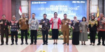 Gubernur Jateng Dorong Peserta Pelatihan Kepemimpinan Nasional Ciptakan Terobosan Kreatif 11 Gubernur Jawa Tengah Ahmad Luthfi resmi membuka Pelatihan Kepemimpinan Nasional (PKN) Tingkat II Angkatan XXVIII di kantor BPSDMD Provinsi Jateng, Senin, 3 Agustus 2026. (Dok. for Lingkarjateng.id)