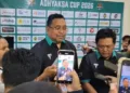Ketua Komisi C DPRD Pati, Joni Kurnianto saat diwawancara wartawan. (Lingkarjateng.id)