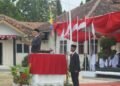 Upacara HUT ke-81 RI di Kaliwungu Kendal Berjalan Lancar, Plt Camat Sampaikan Apresiasi 35 Plt Camat Kaliwungu, Pratikto Joko Wijayanto saat bertindak sebagai inspektur upacara Hari Ulang Tahun (HUT) Kemerdekaan Republik Indonesia ke-81, Senin, 17 Agustus 2026. (dok. Pribadi/Lingkarjateng.id)