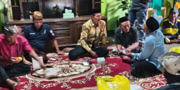 Kegiatan reses anggota Komisi A DPRD Pati, Karwito (batik) di Dukuh Gesing, Desa Sidomukti, Kecamatan Margoyoso, Selasa, 4 Agustus 2026. (Dok. for Lingkarjateng.id)
