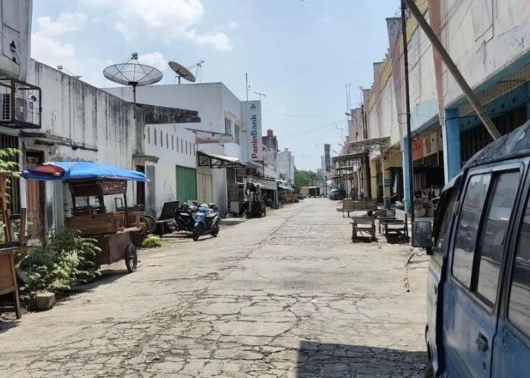 Kawasan pertokoan Plaza Puri Pati. (Lingkarjateng.id)